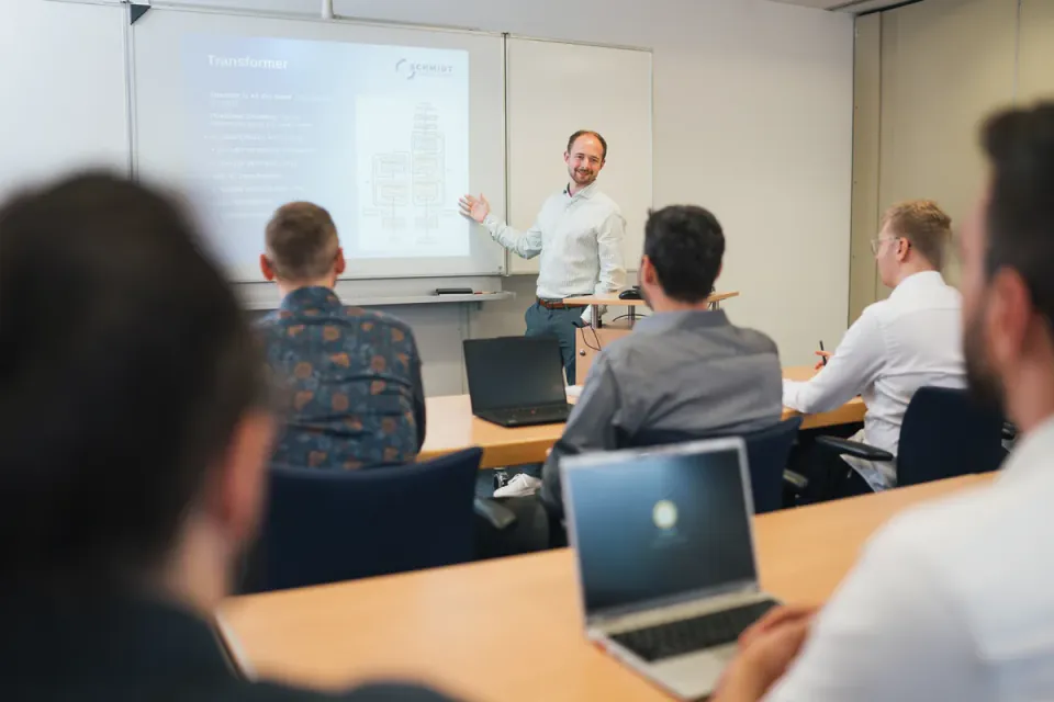 Schmidt AI Workshop zu Transformer-Modellen und KI-Agenten